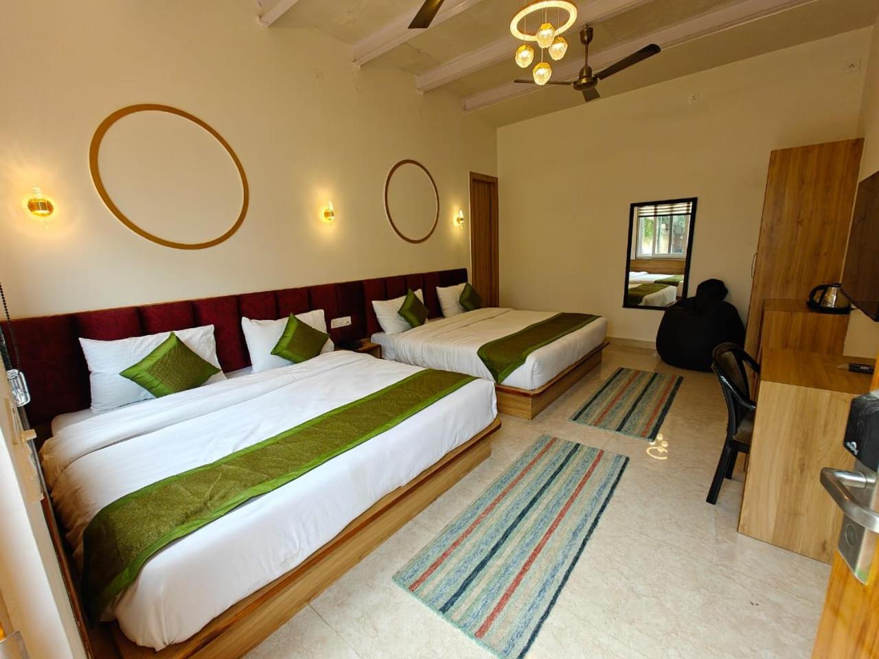 Hotel Utsav Grand 3*